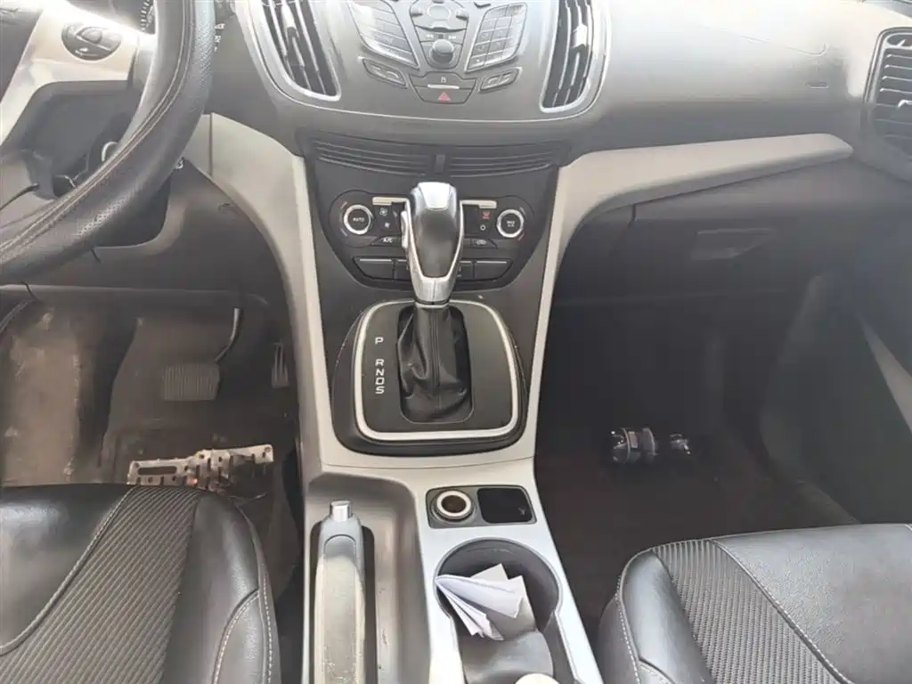 Ford Kuga 2016 — фото 14
