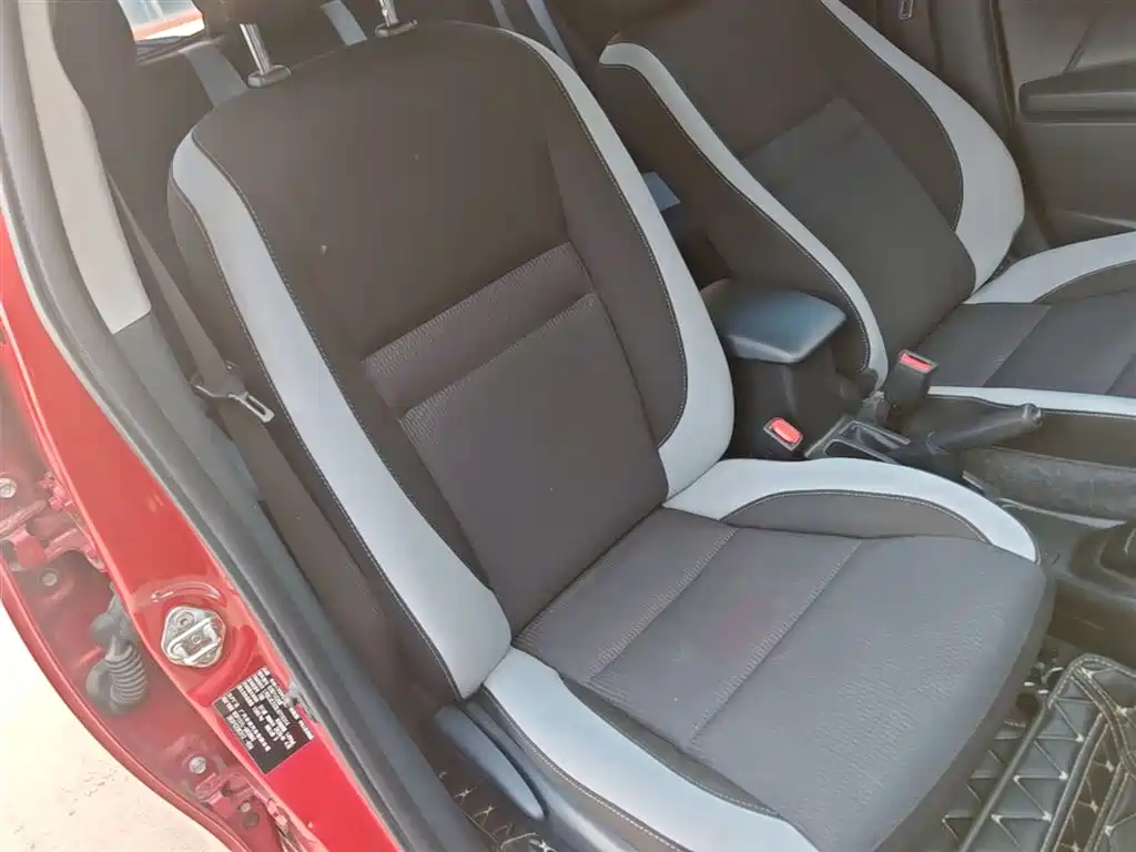 Toyota Yaris L 2020 — фото 25