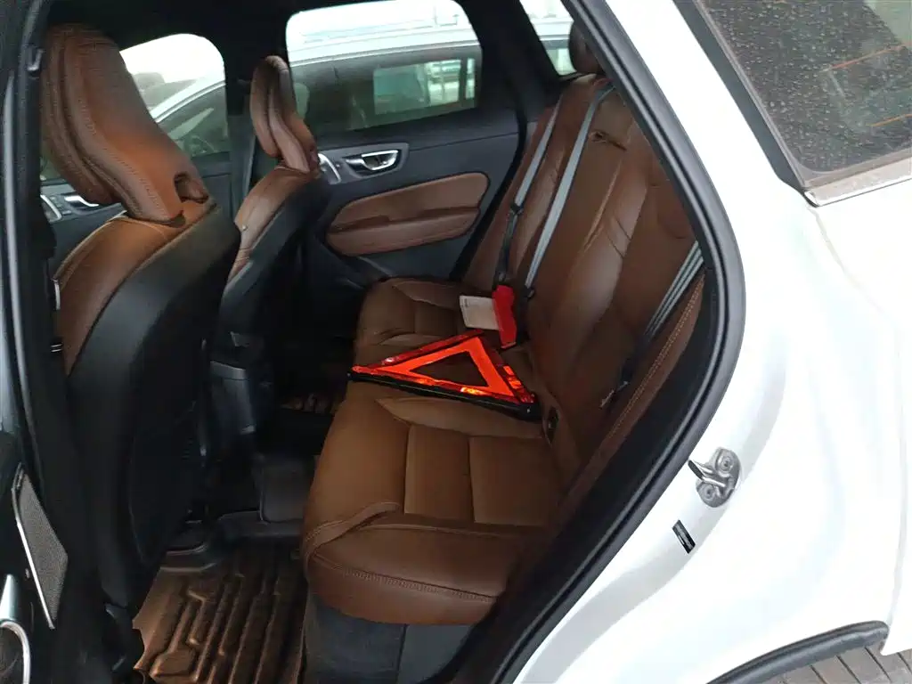 Volvo XC60 PHEV 2024 — фото 17