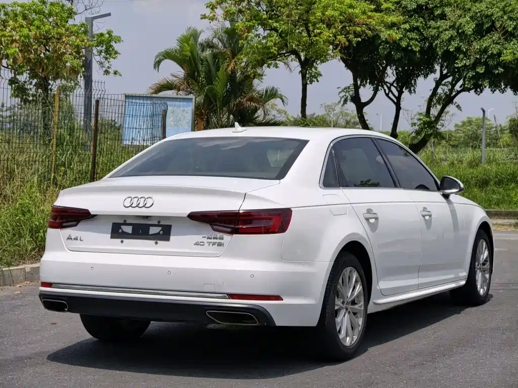 Audi A4L 2019 — фото 24