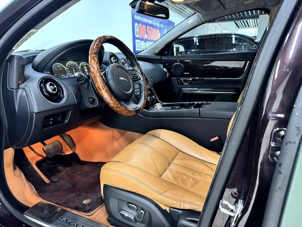 Jaguar XJ 2014 — фото 11