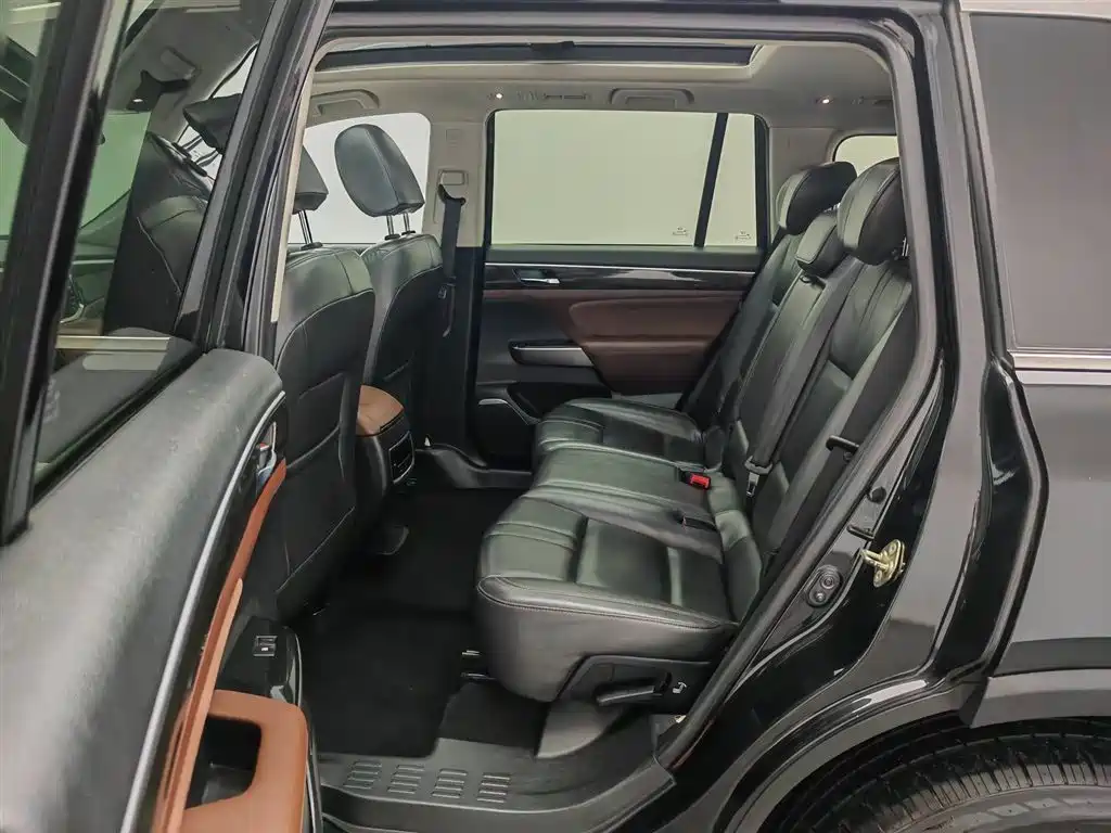 GAC Motor Trumpchi GS8 2018 — фото 15