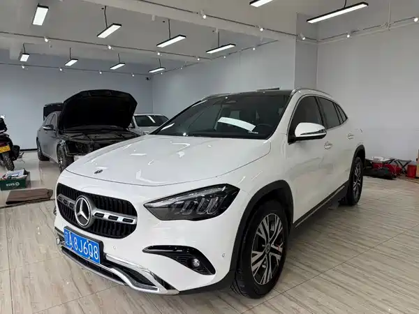 Mercedes-Benz GLA 2024