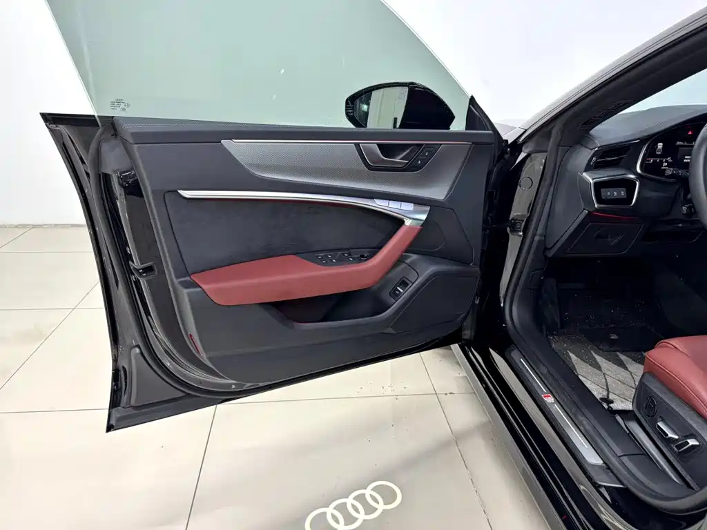 Audi A7L 2024 — фото 8