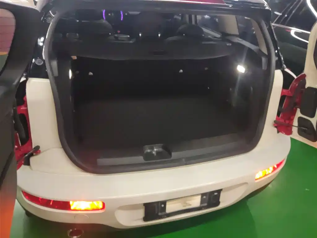 MINI Clubman 2019 — фото 19