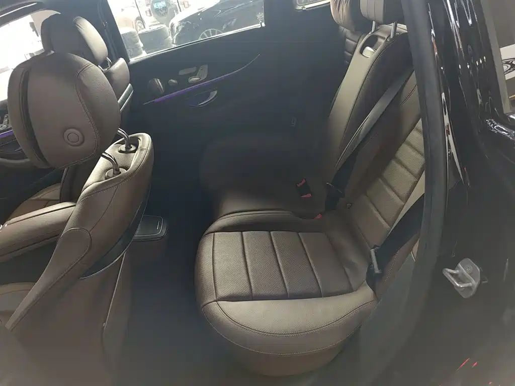 Mercedes-Benz E-Class 2020 — фото 13