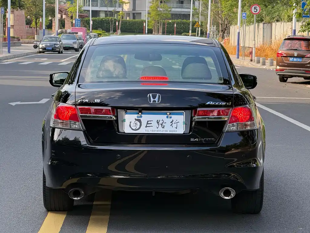 Honda Accord 2011 — фото 26