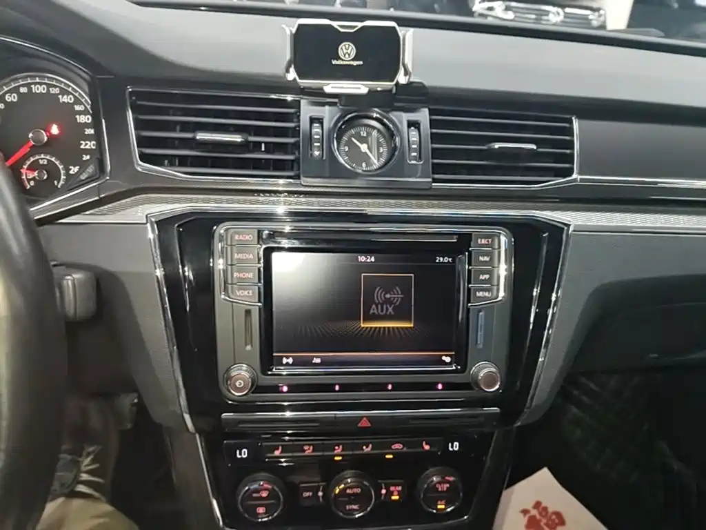 Volkswagen Passat 2019 — фото 13