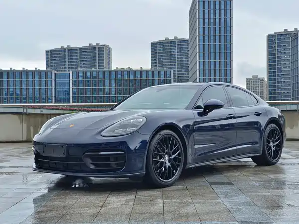 Porsche Panamera 2021