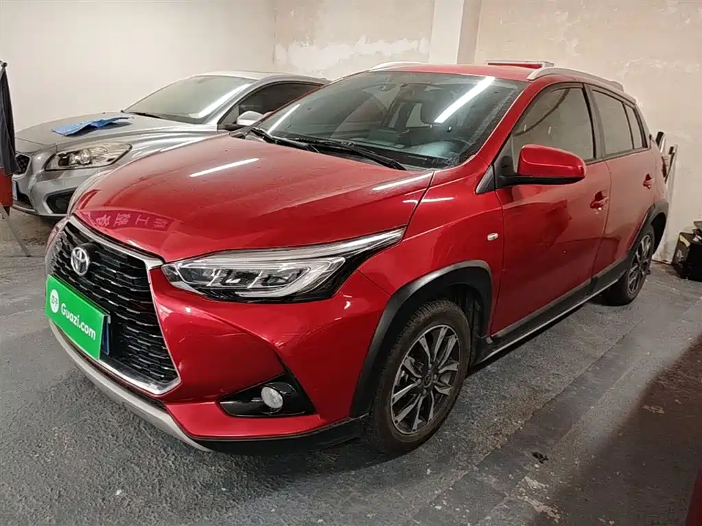 Toyota Yaris L 2022 — фото 1