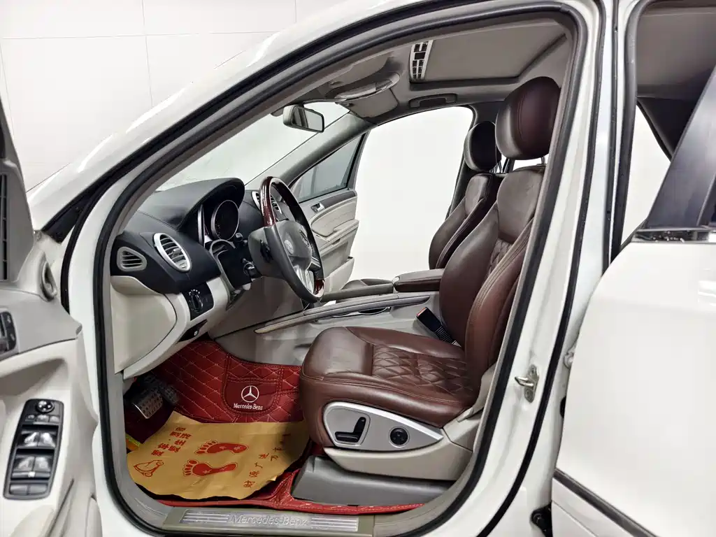Mercedes-Benz M-Class 2011 — фото 11