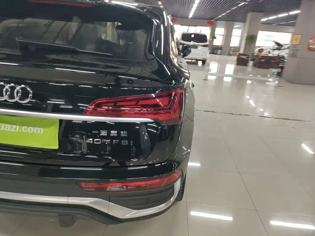 Audi Q5L Sportback 2022 — фото 8