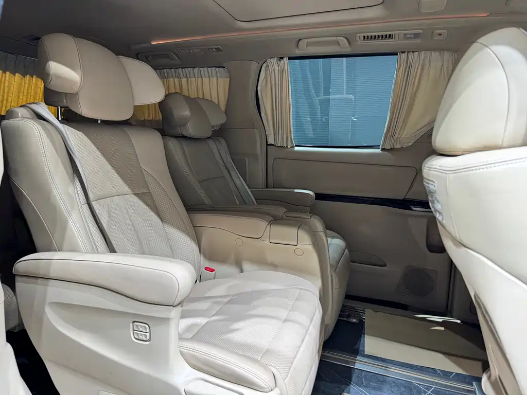 Toyota Alphard 2012 — фото 6