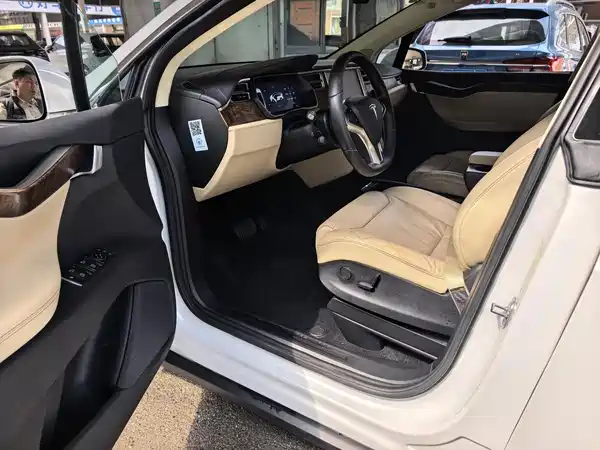 Tesla Model X 2017