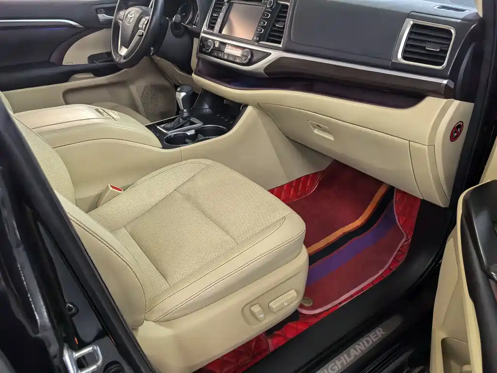 Toyota Highlander 2018 — фото 11