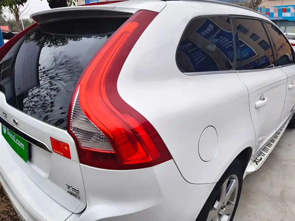 Volvo XC60 2015 — фото 24