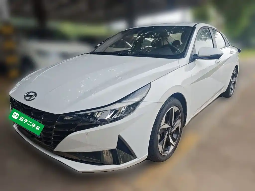 Hyundai Elantra 2020 — фото 1