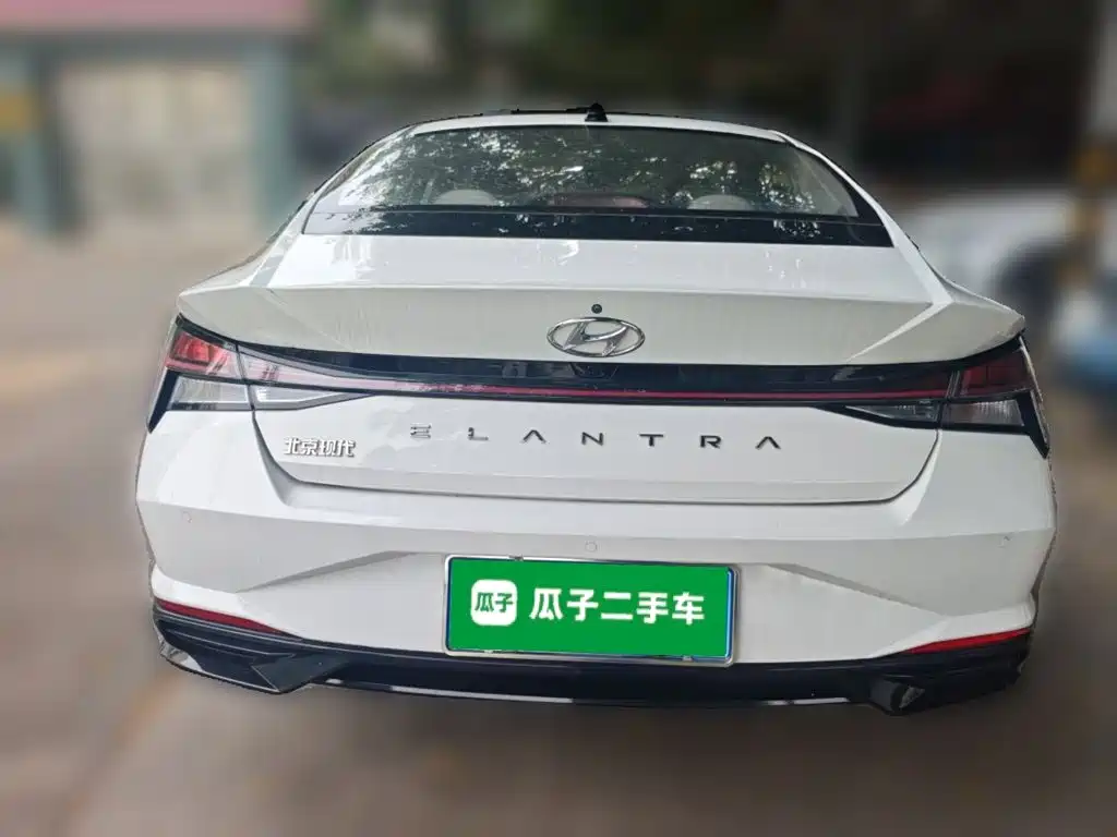 Hyundai Elantra 2020 — фото 3