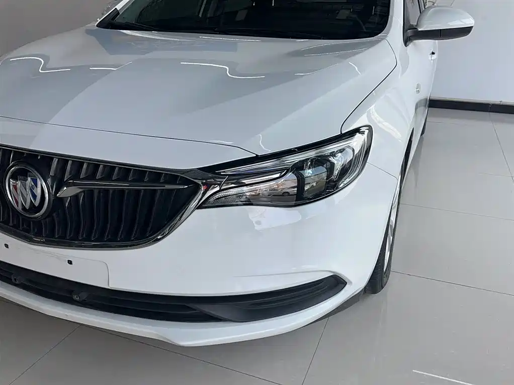 Buick Excelle 2022 — фото 3
