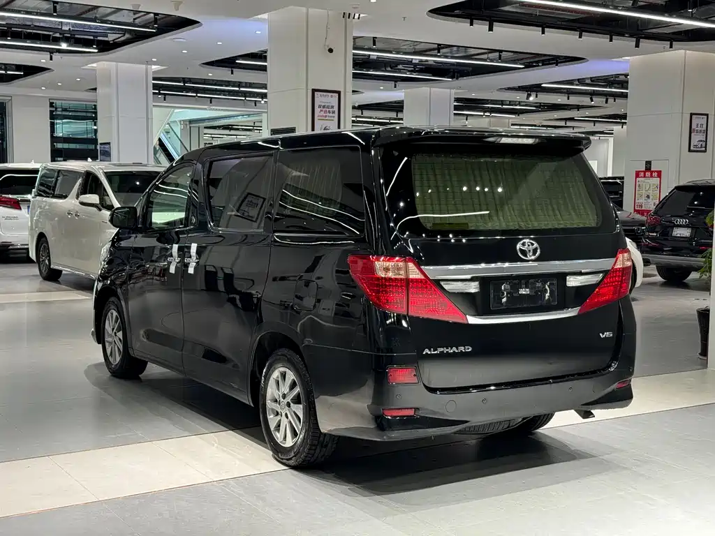 Toyota Alphard 2012 — фото 11