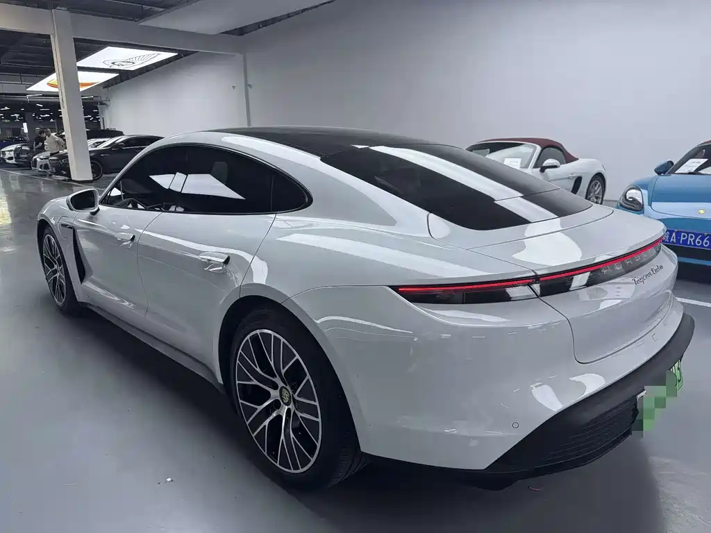 Porsche Taycan 2021 — фото 12