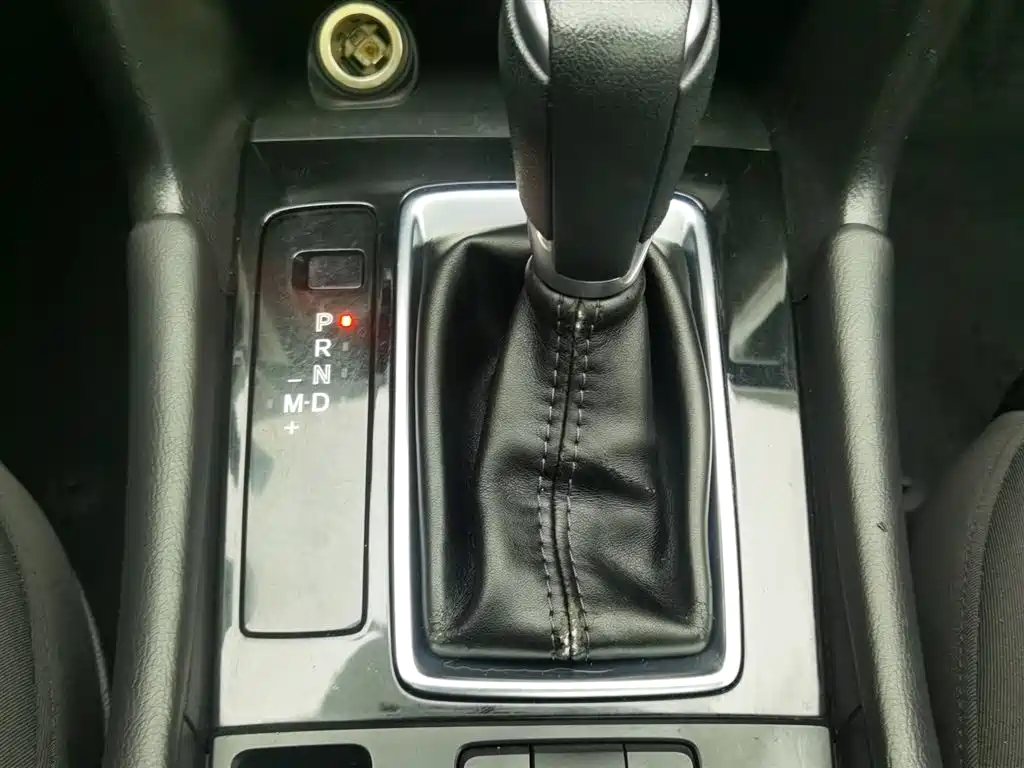 Mazda 3 Axela 2018 — фото 13