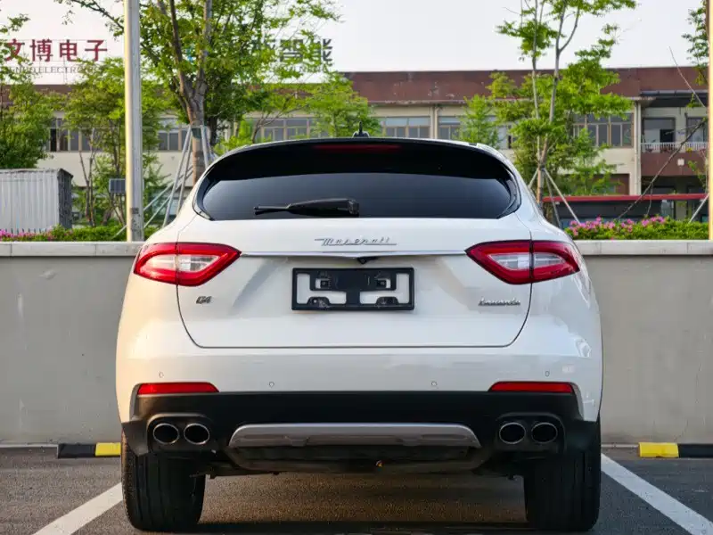 Maserati Levante 2019 — фото 11