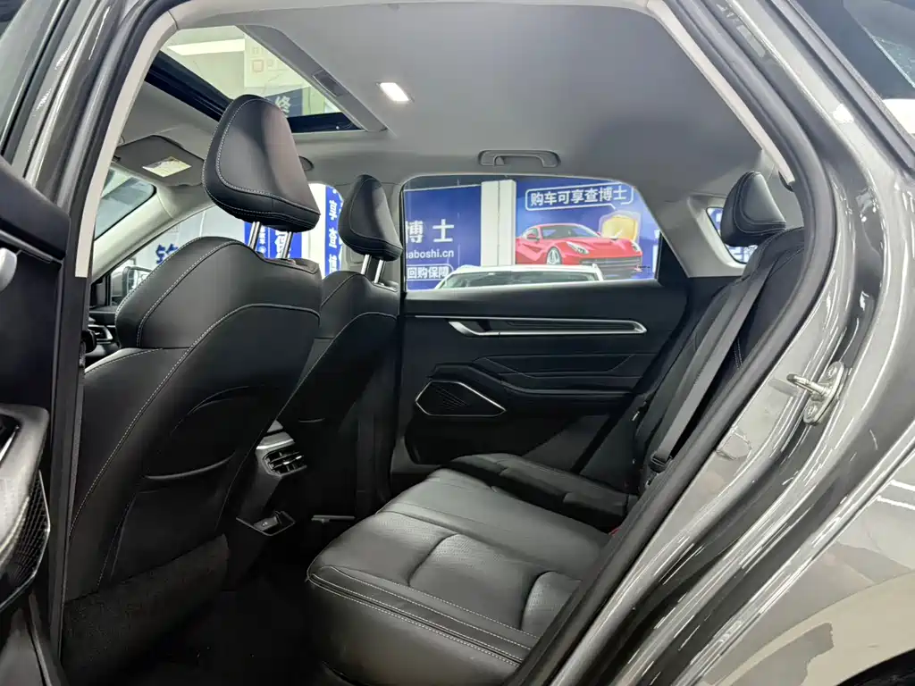 Geely Emgrand 2022 — фото 18