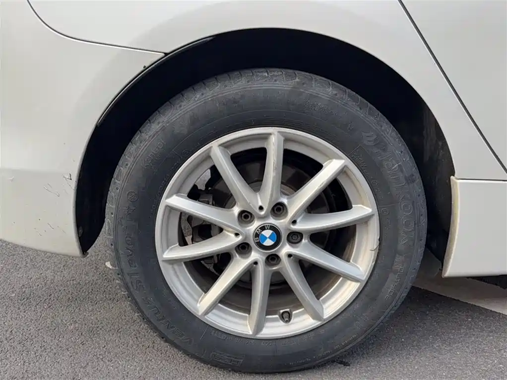 BMW 2 Series Active Tourer 2017 — фото 24