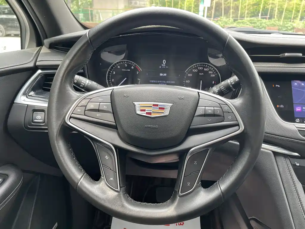 Cadillac XT5 2023 — фото 6