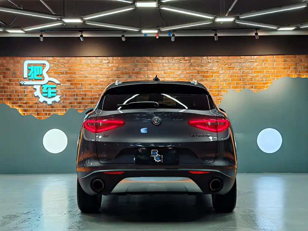 Alfa Romeo Stelvio 2018 — фото 9
