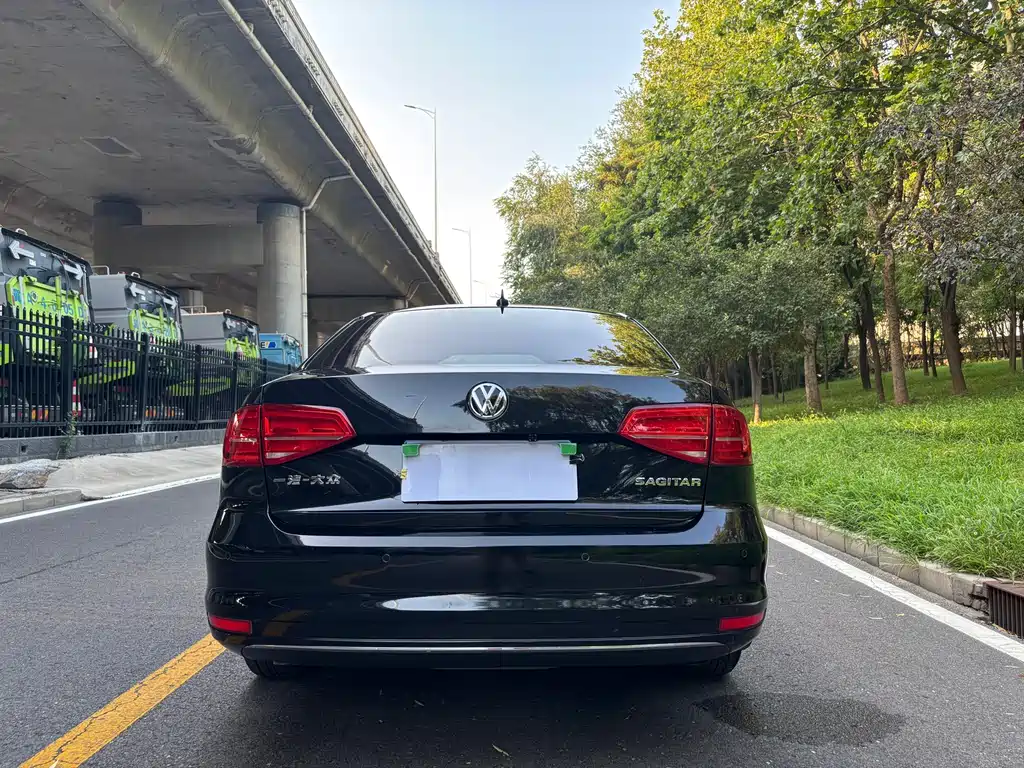 Volkswagen Sagitar 2018