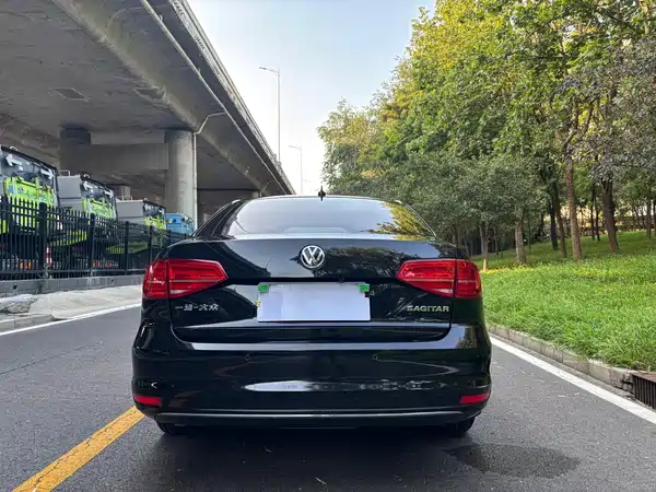 Volkswagen Sagitar 2018