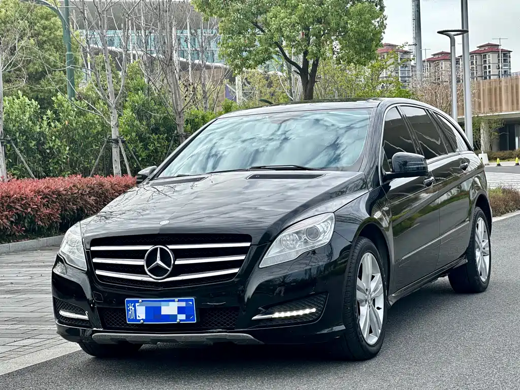 Mercedes-Benz R-Class 2017 — фото 1