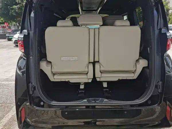 Toyota Alphard 2025