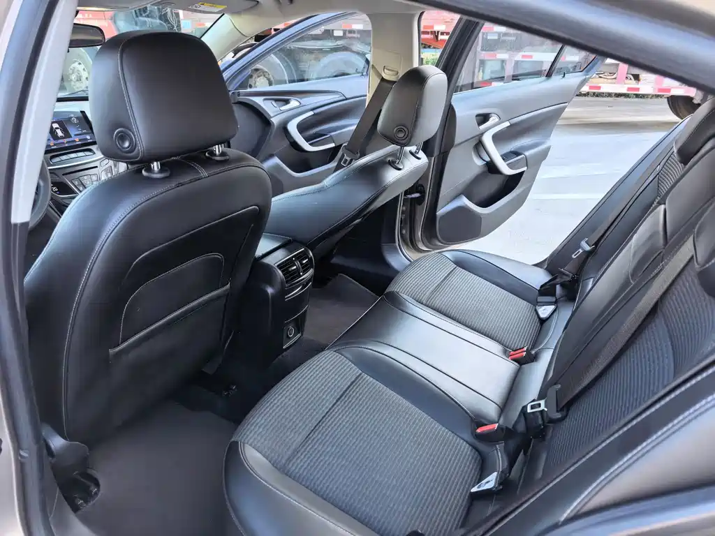 Buick Regal 2015 — фото 12