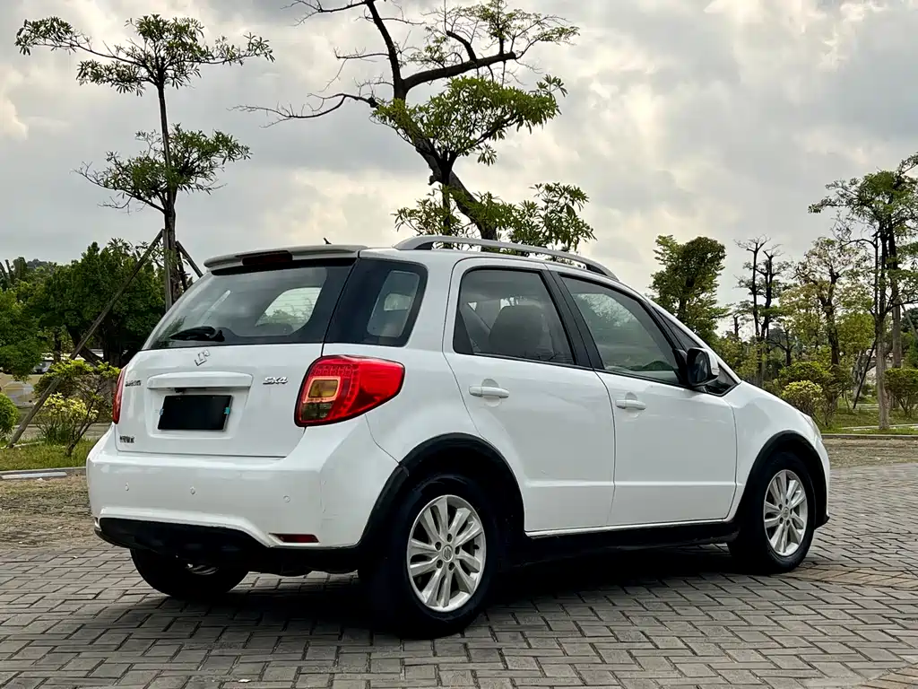 Suzuki SX4 2014 — фото 7