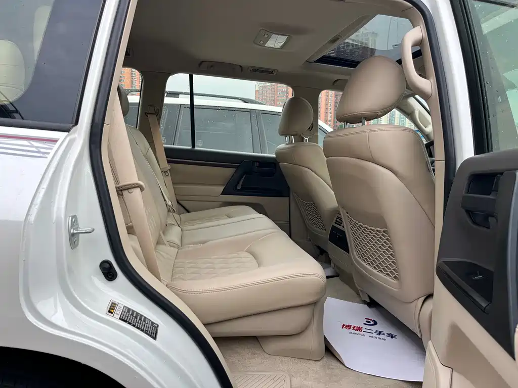 Toyota Land Cruiser 2019 — фото 25
