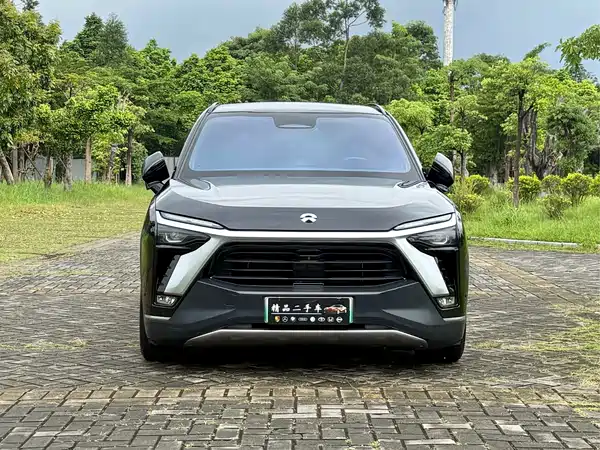 NIO ES8 2022