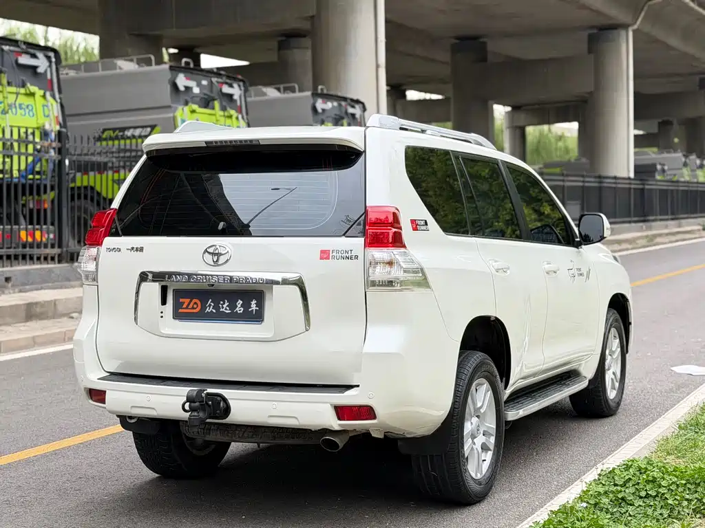 Toyota Prado 2010 — фото 17