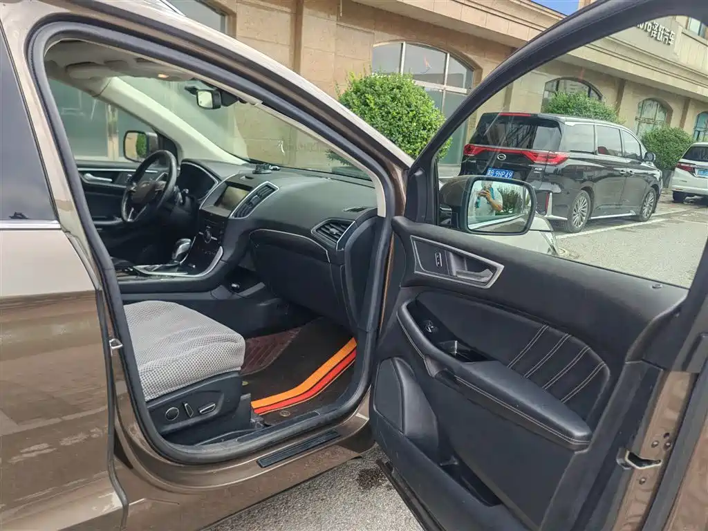 Ford Edge 2015 — фото 13