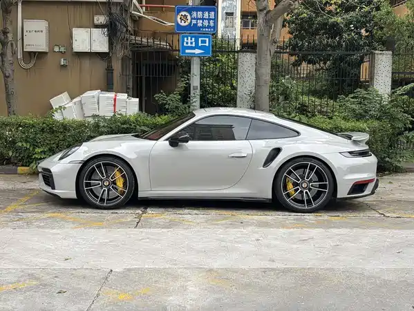 Porsche 911 2023