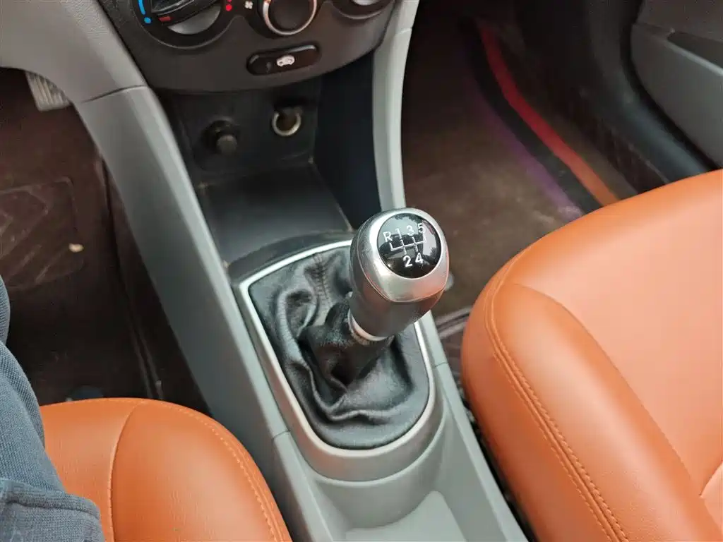 Hyundai Verna 2016 — фото 14