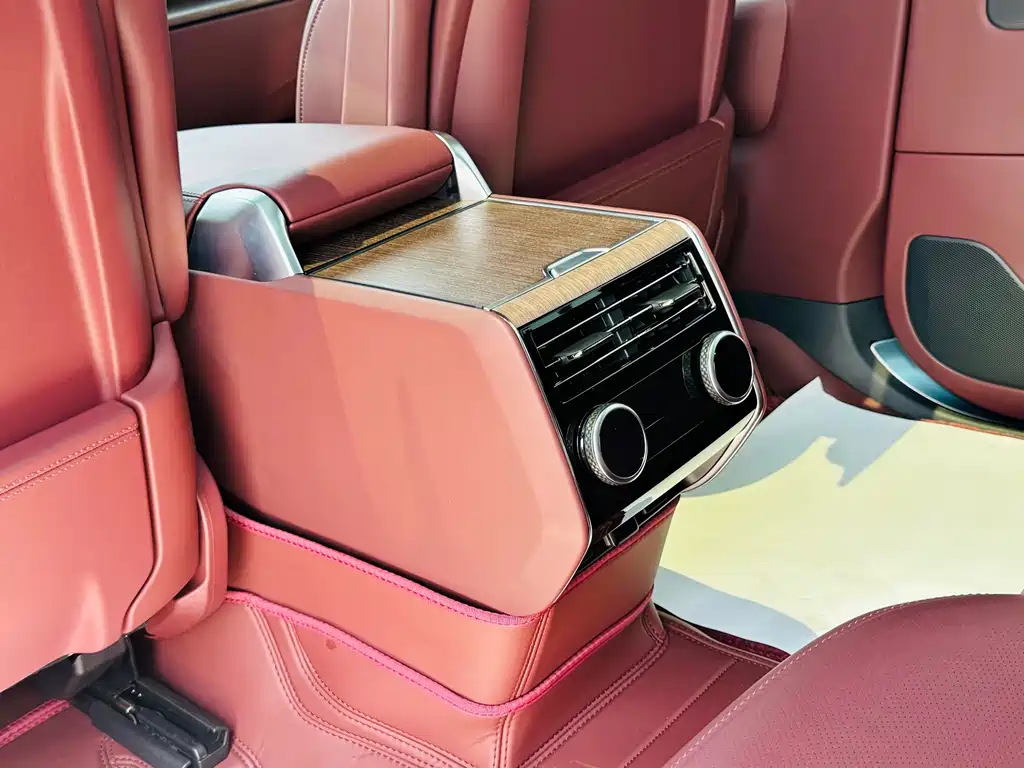 Land Rover Range Rover 2025 — фото 32