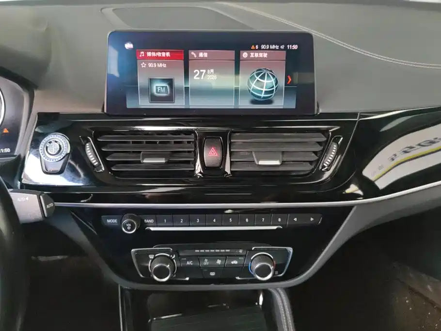 BMW 1 Series 2021 — фото 13
