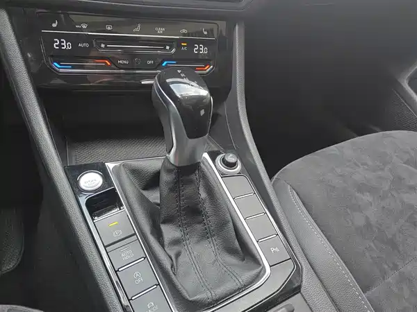 Volkswagen Sagitar 2021