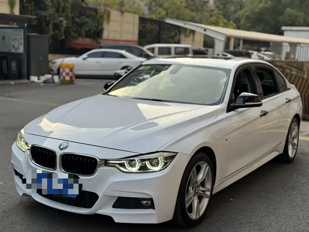 BMW 3 Series 2018 — фото 1