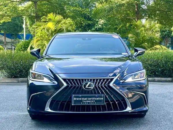 Lexus ES 2024