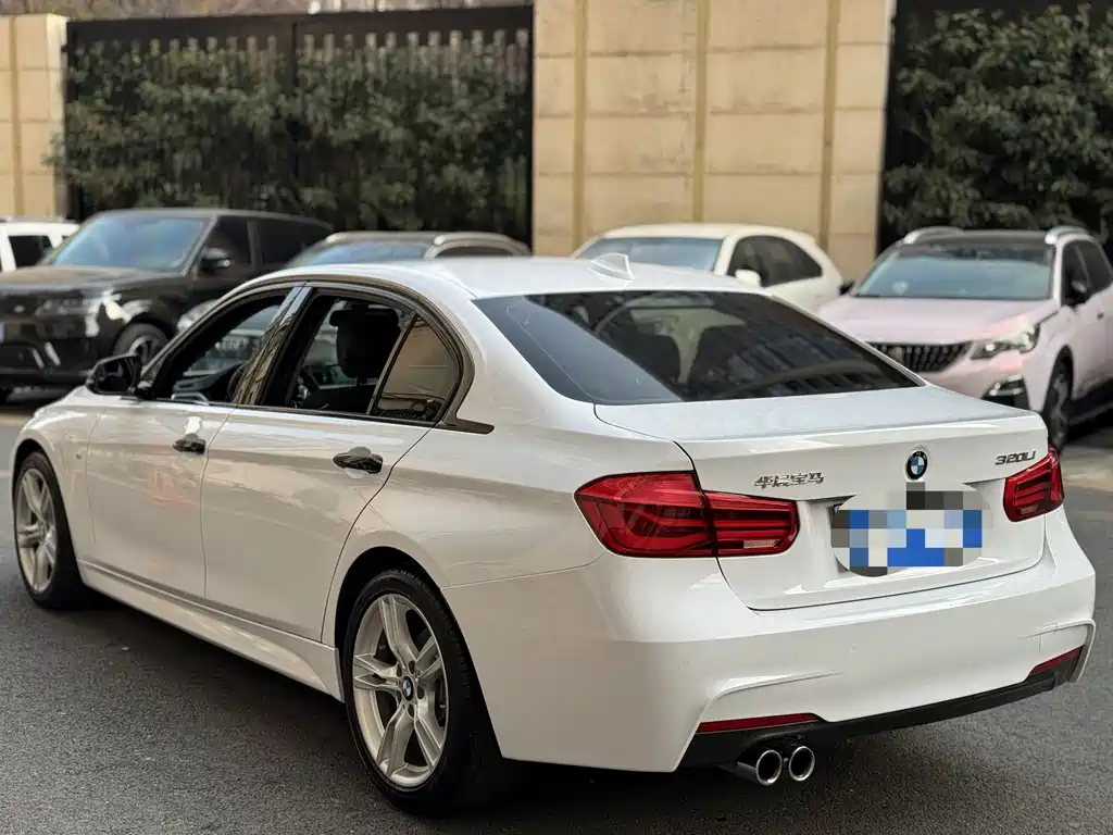 BMW 3 Series 2018 — фото 2