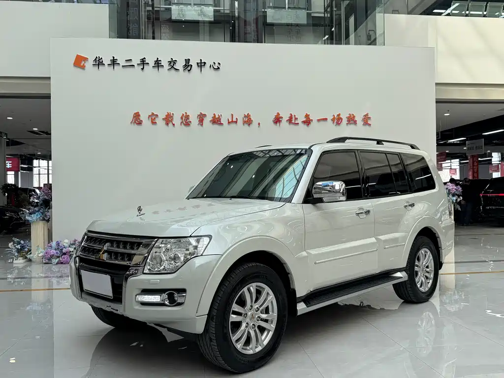 Mitsubishi Pajero 2018 — фото 1